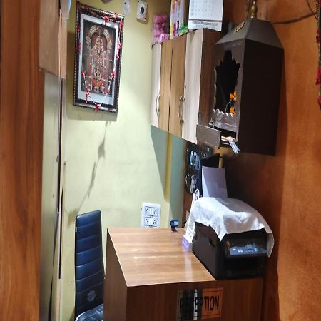 Staymaker Tirupati Guest House Kolkata Exterior photo